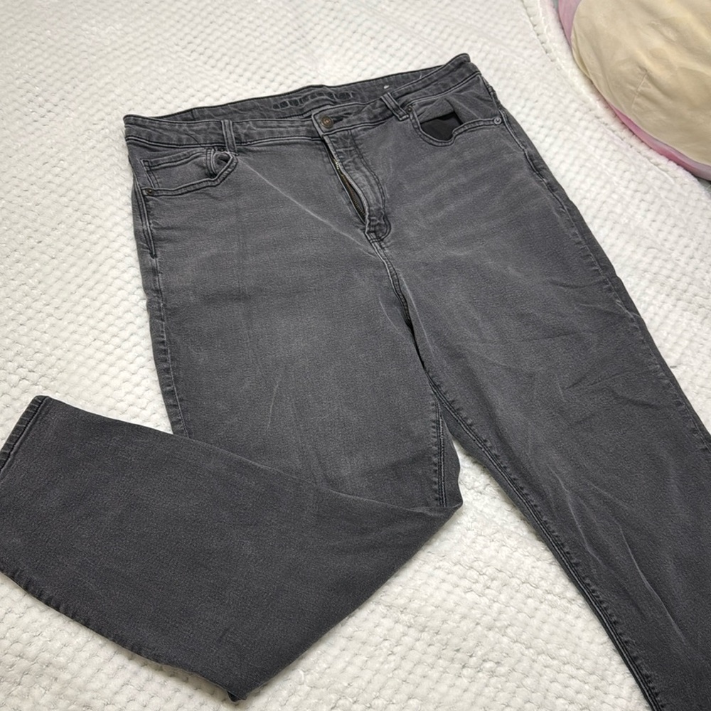 American Eagle black straight jeans, size 18